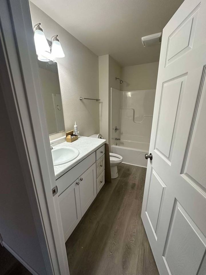 851 Gardner St - Photo 4 of 6