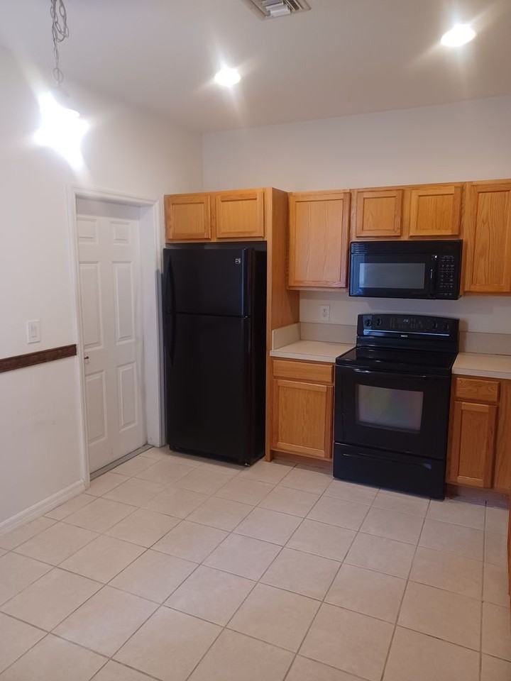 10027 Salina St - Photo 3 of 20