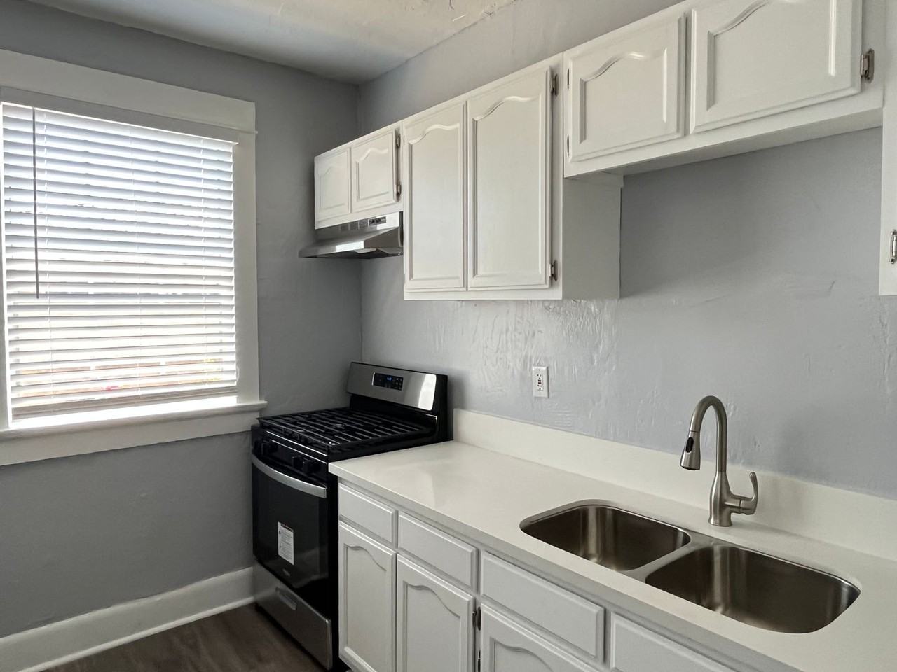 131 N. Alvarado St. - Photo 5 of 17