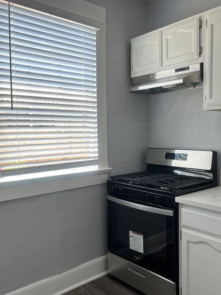 131 N. Alvarado St. - Photo 6 of 17