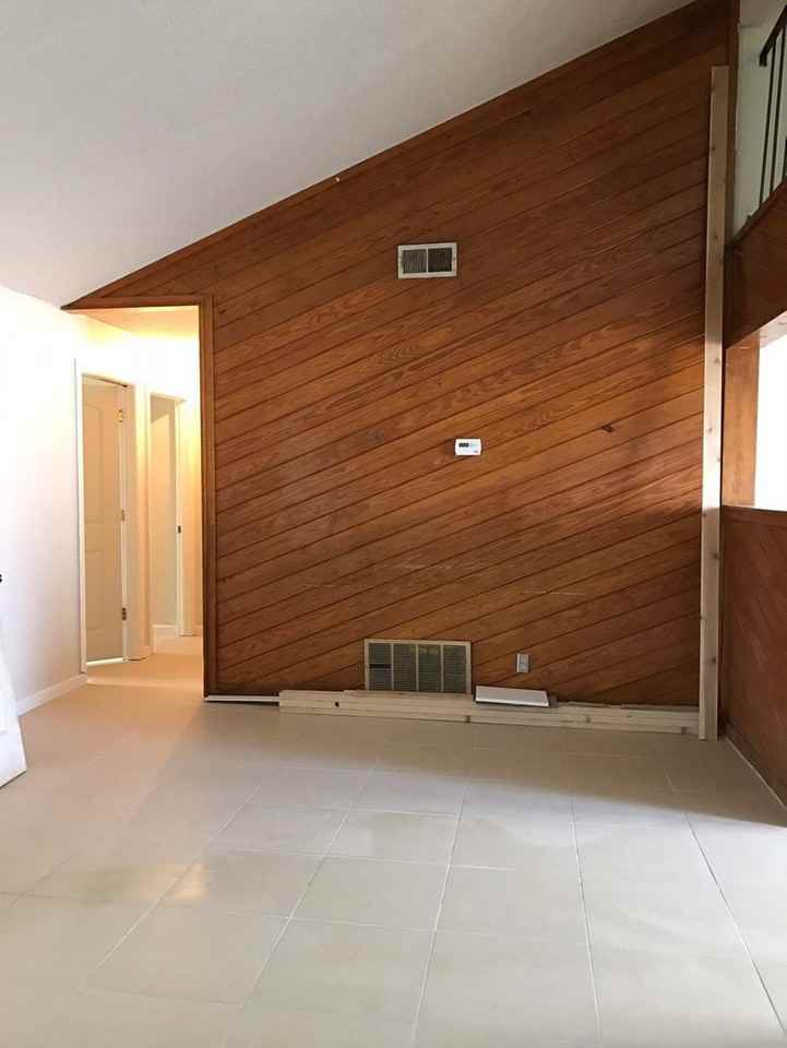 1733 Timberwood Dr - Photo 2 of 9