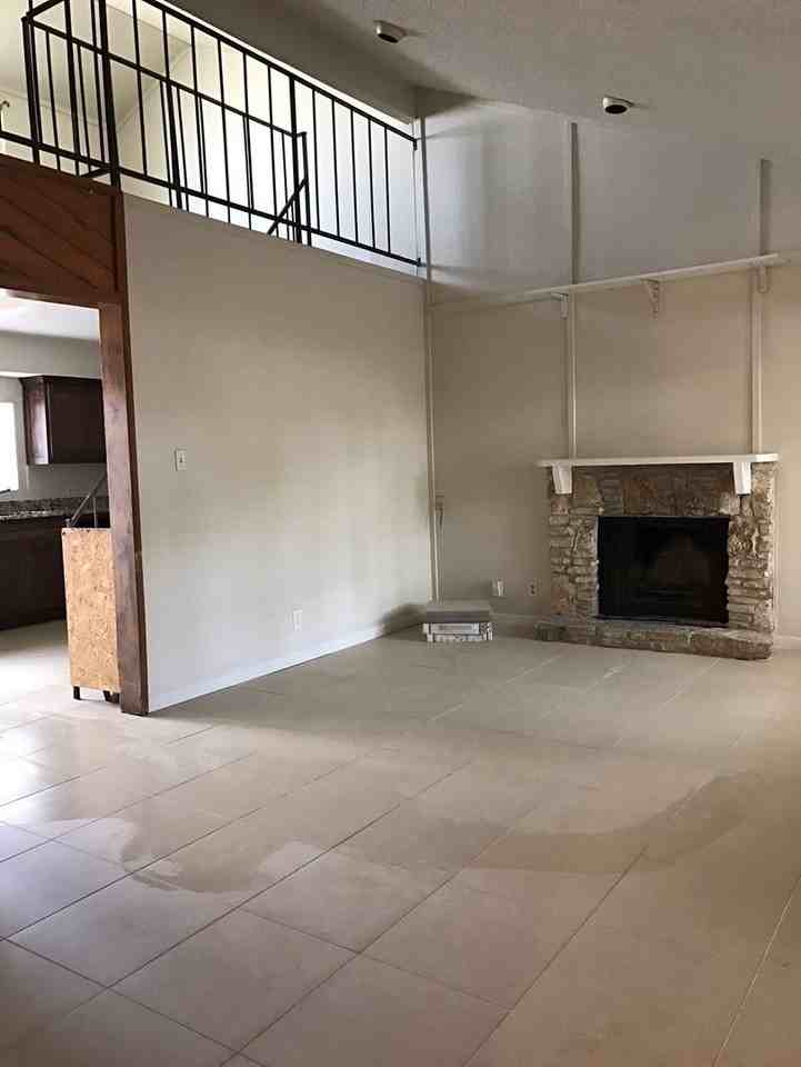 1733 Timberwood Dr - Photo 3 of 9