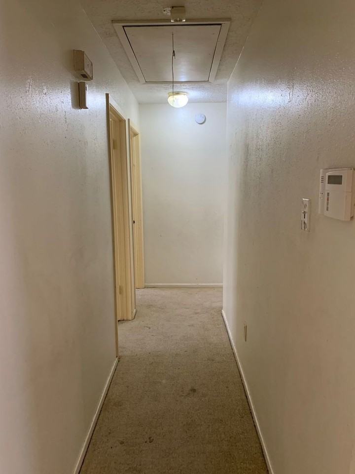 2731 N Camden Pkwy - Photo 2 of 13