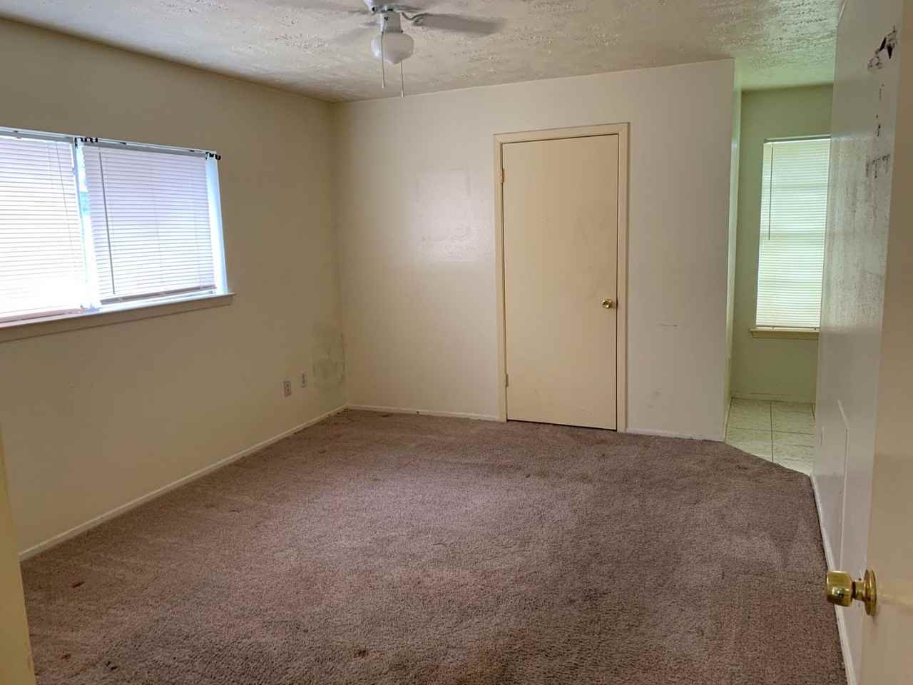 2731 N Camden Pkwy - Photo 3 of 13