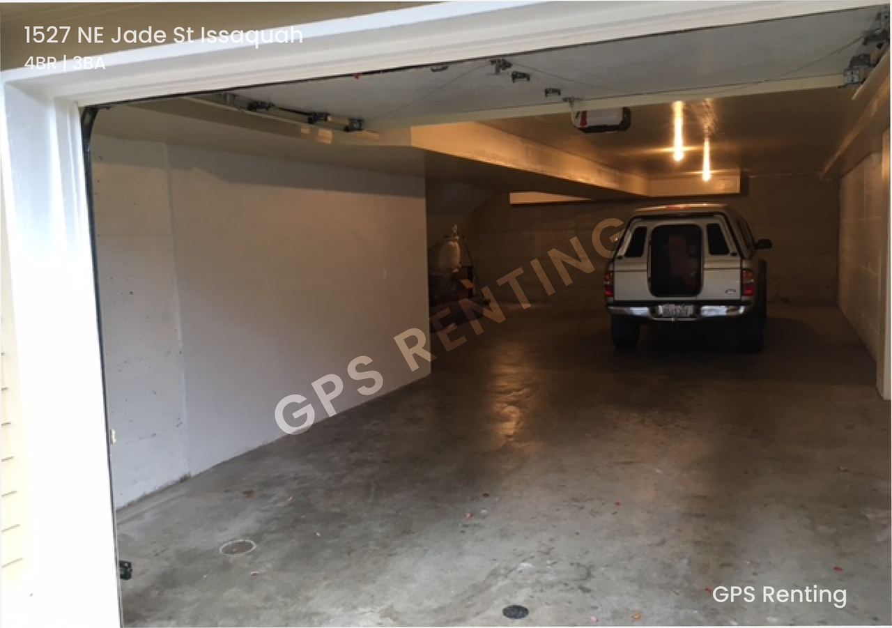 1527 Ne Jade St - Photo 2 of 15