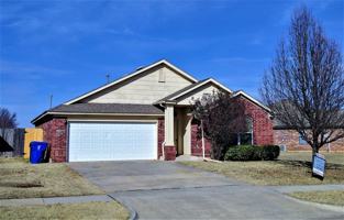 featured image of 2821 E Lake Dr