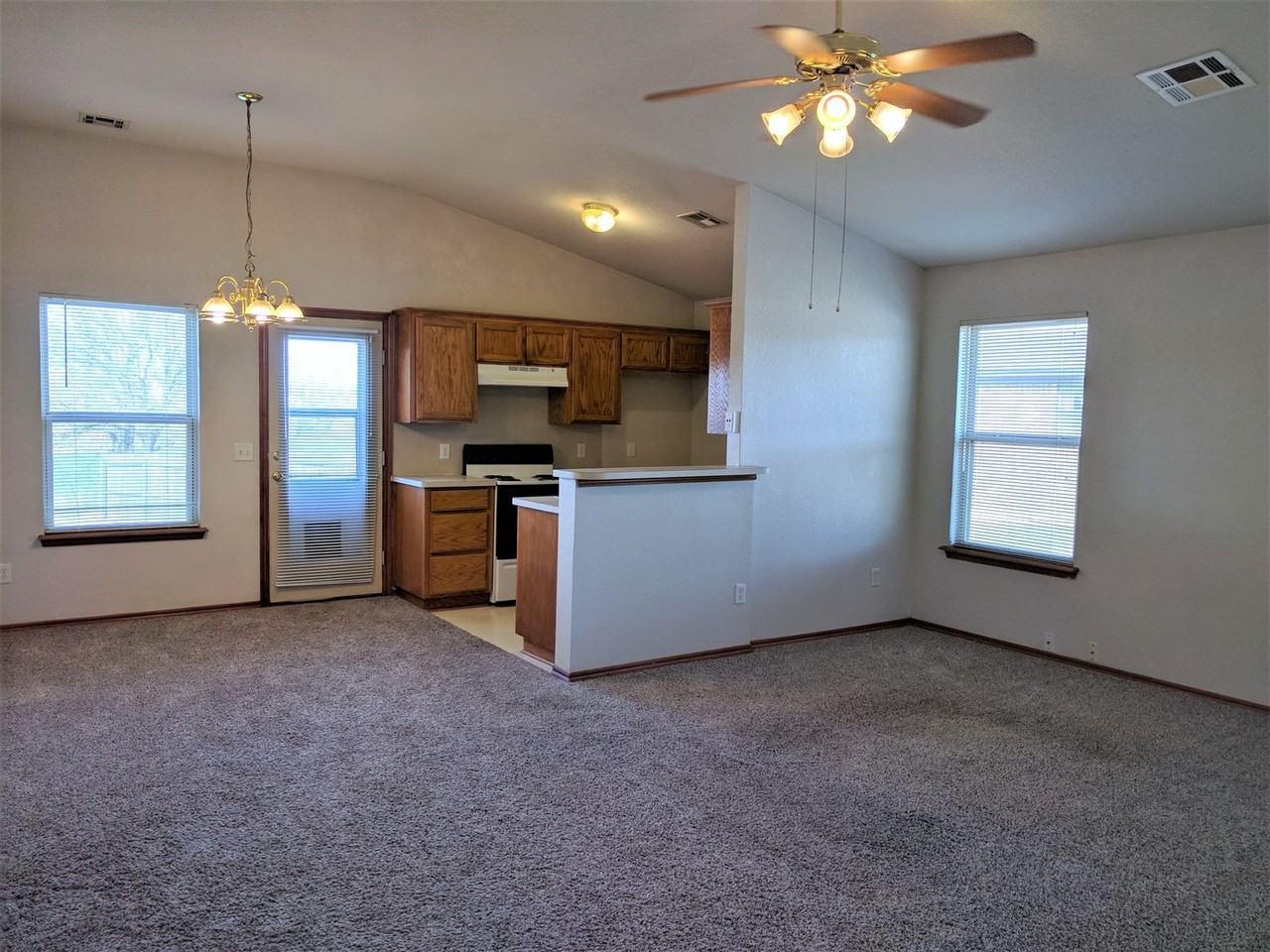 2821 E Lake Dr - Photo 3 of 13