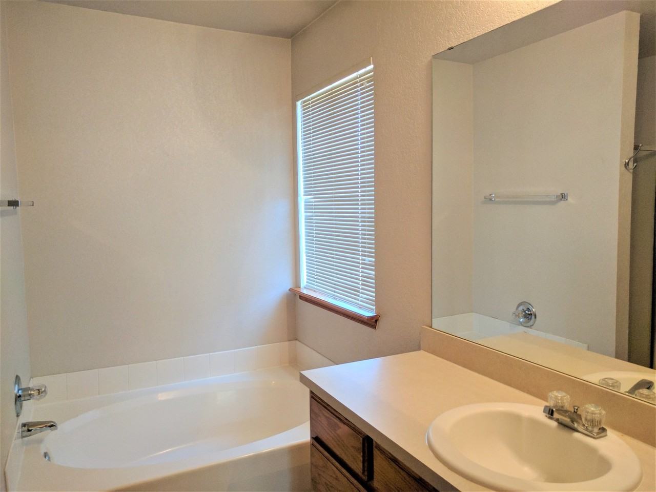 2821 E Lake Dr - Photo 6 of 13