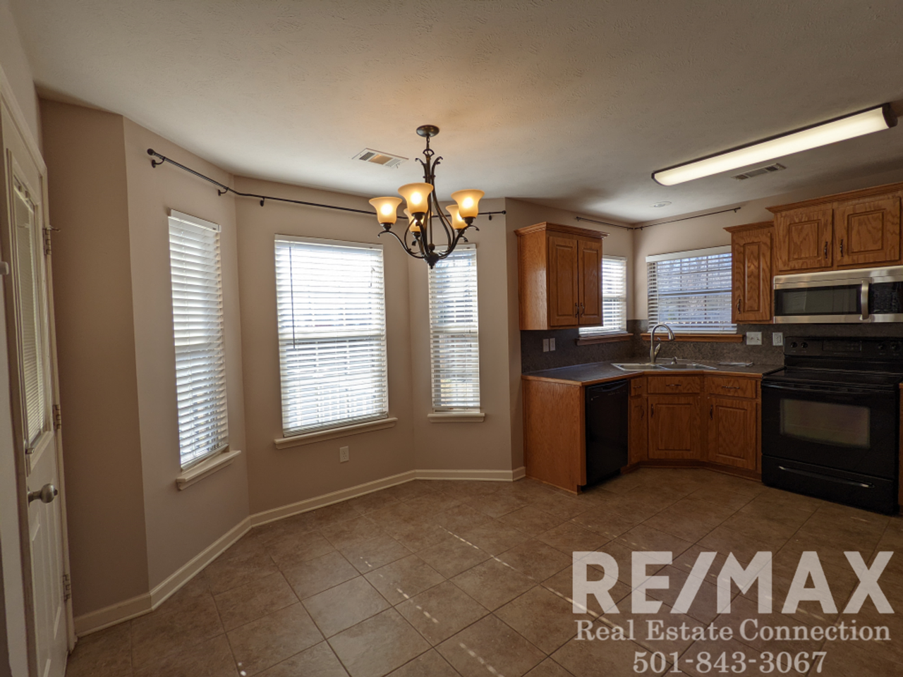 151 Peach St - Photo 5 of 22