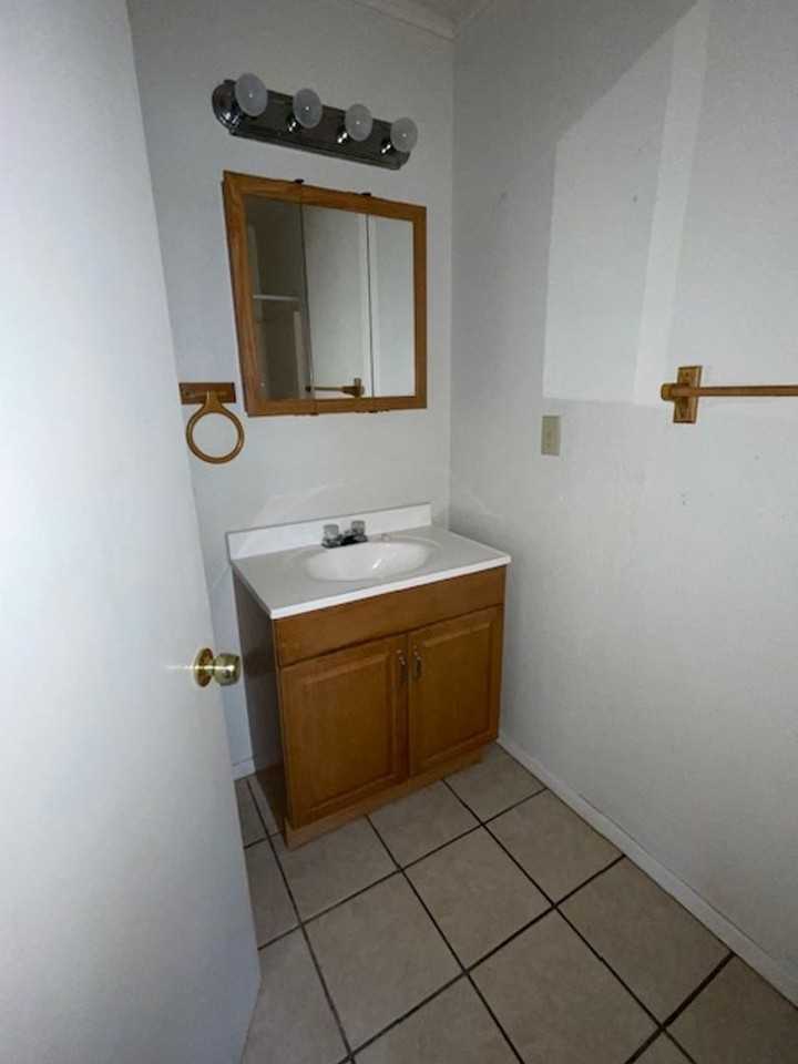 1600 N Water St - Photo 2 of 19