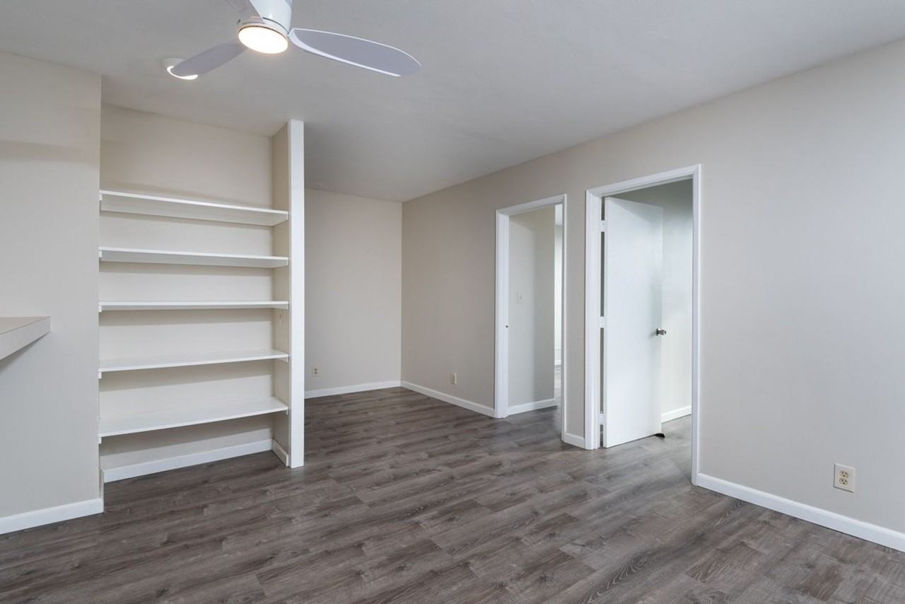 1215 Alexander St #606 - Photo 5 of 18