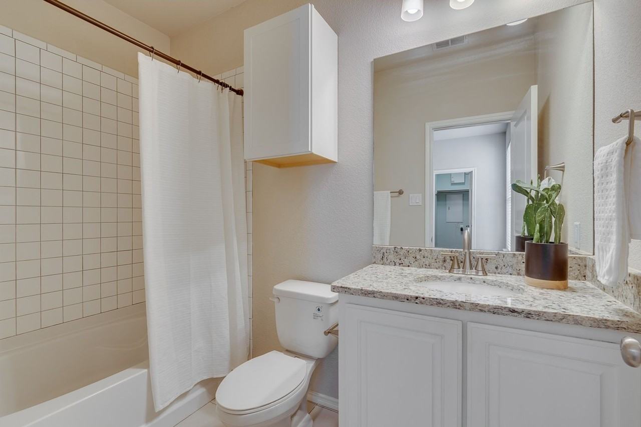 2536 S University Dr - Photo 4 of 19