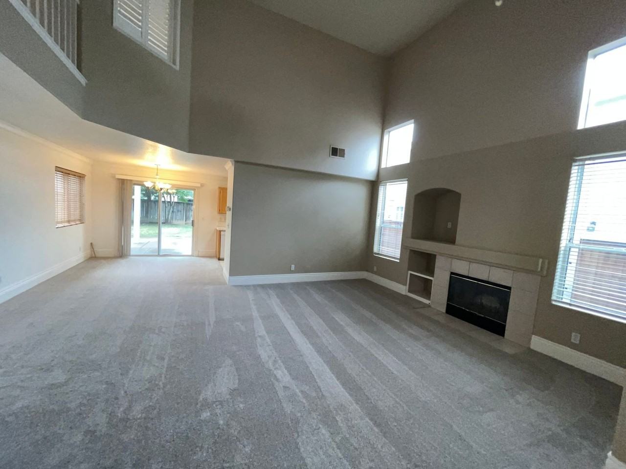 9560 Diamond Point Ln - Photo 2 of 18