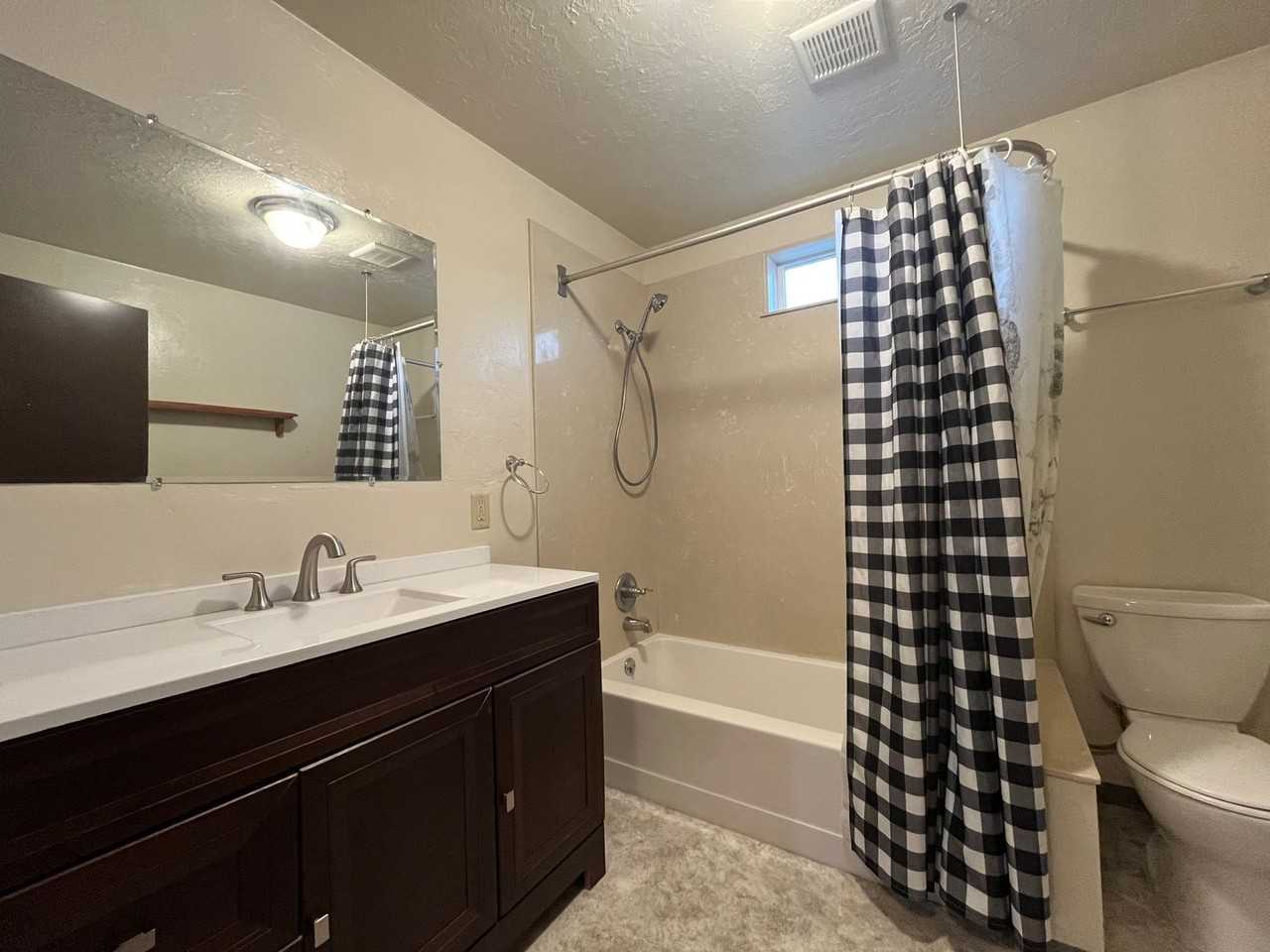 2183 Peninsula Dr - Photo 3 of 11