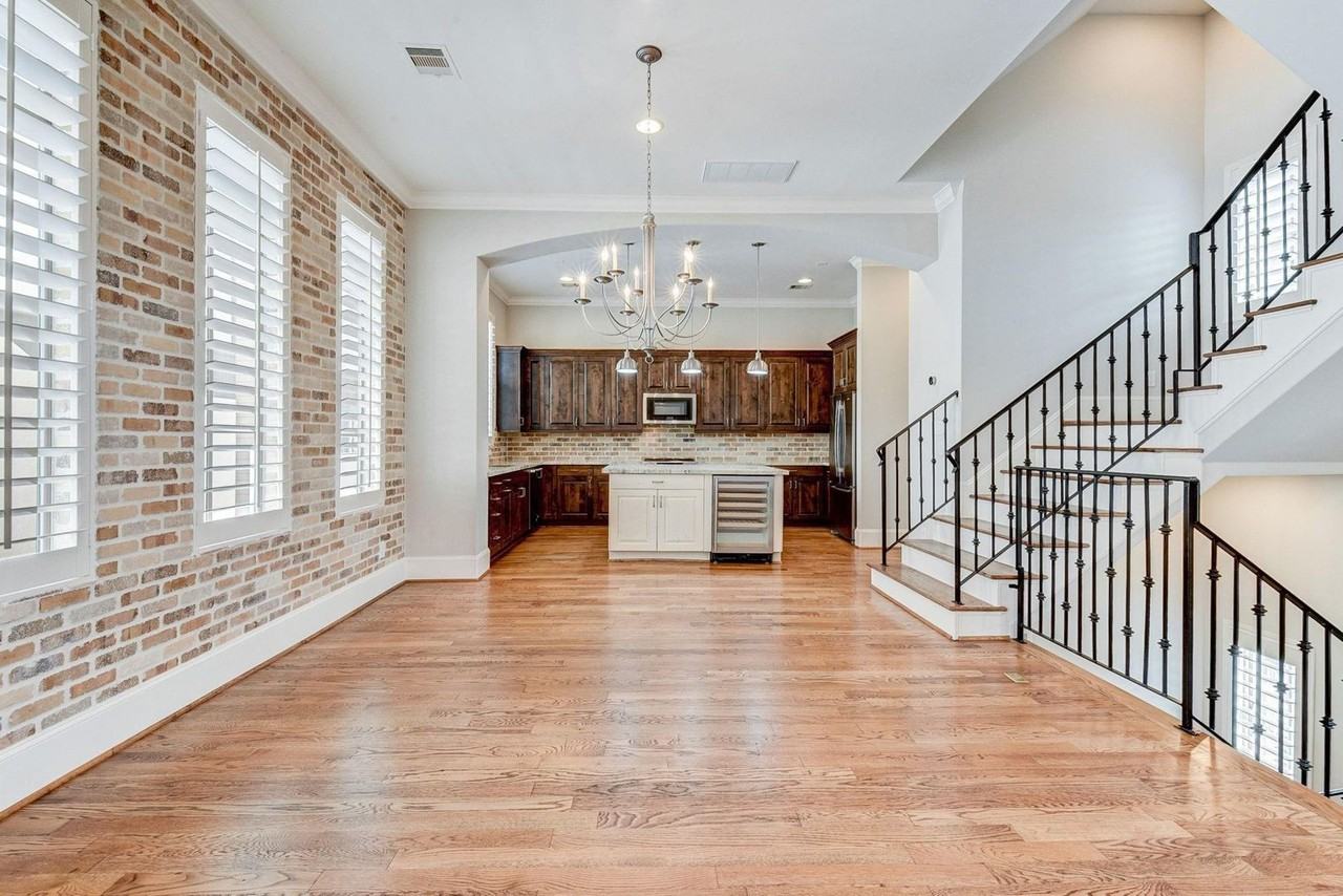 4506 Jackson St - Photo 2 of 29