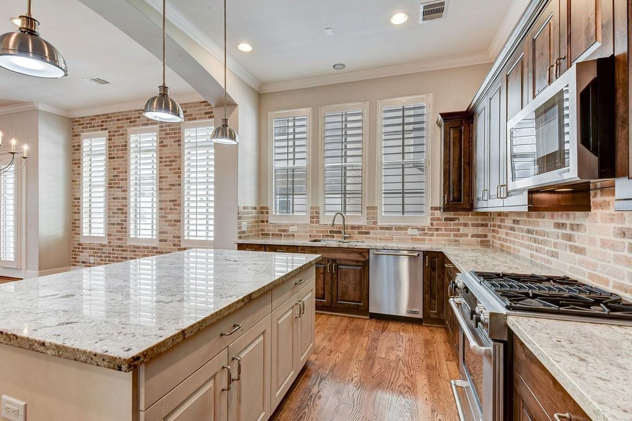 4506 Jackson St - Photo 4 of 29