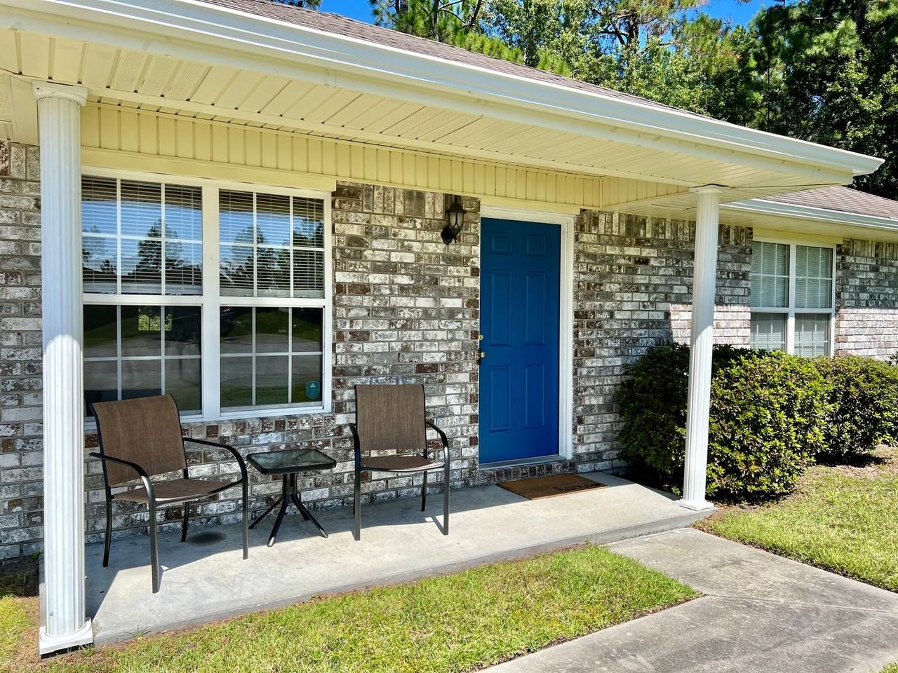 1972 Kingston Ln - Photo 3 of 20