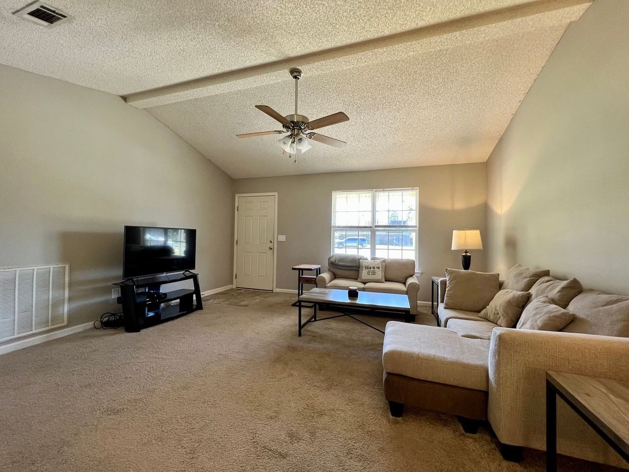 1972 Kingston Ln - Photo 5 of 20