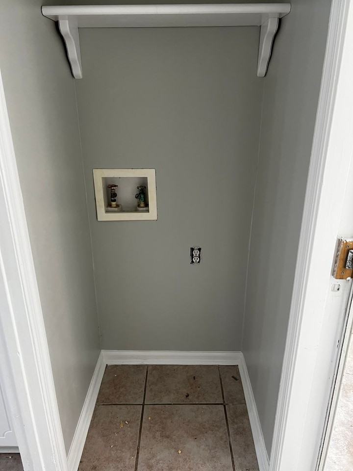 141 Lakeside Dr - Photo 3 of 27