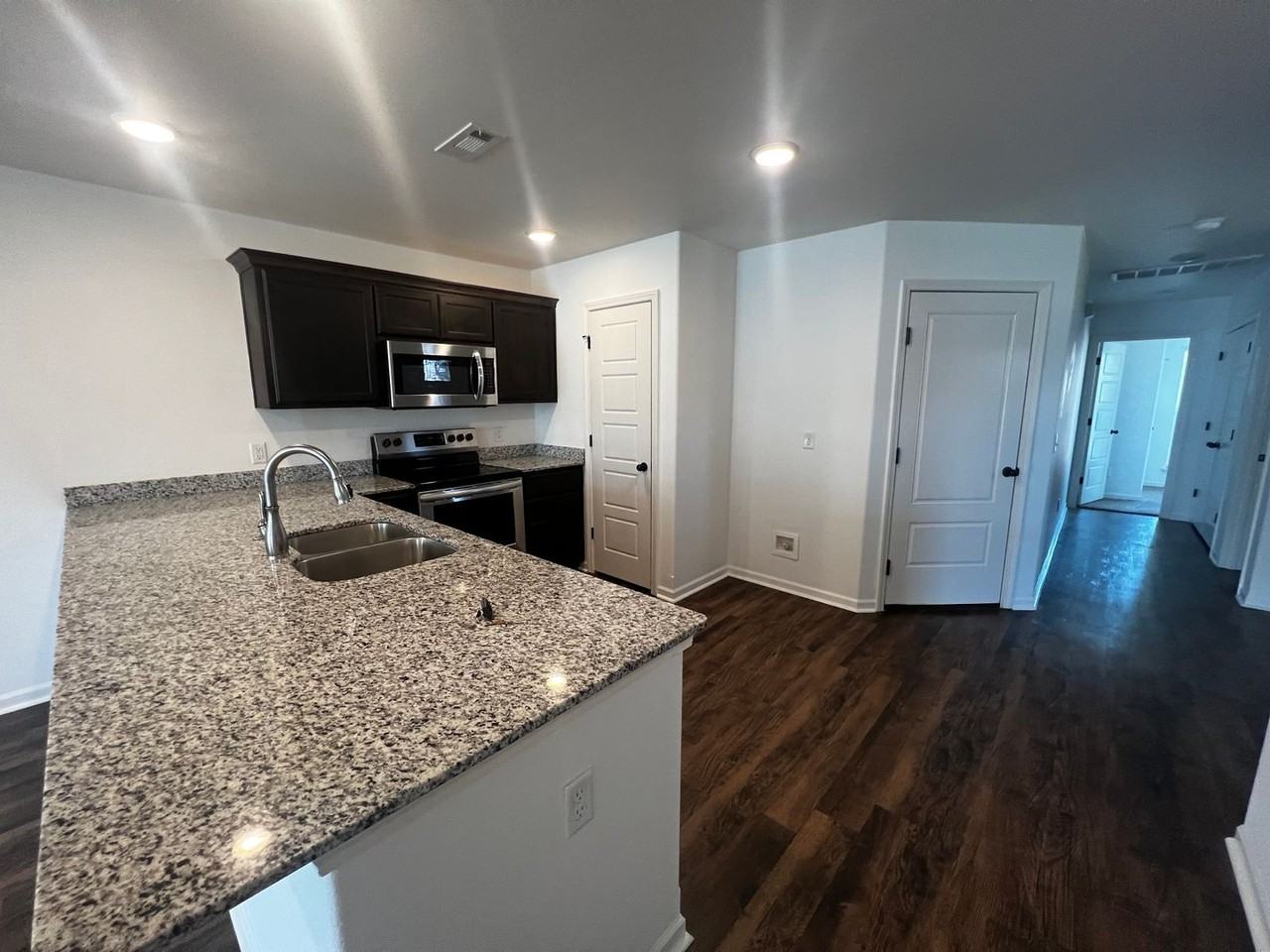 102 Anita Plz - Photo 2 of 24