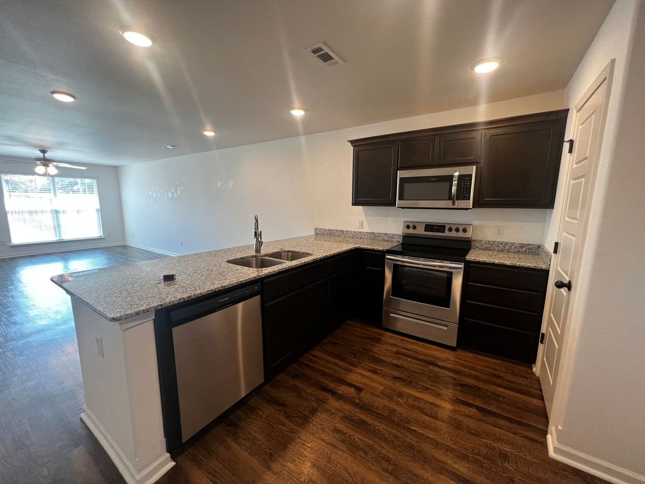 102 Anita Plz - Photo 3 of 24