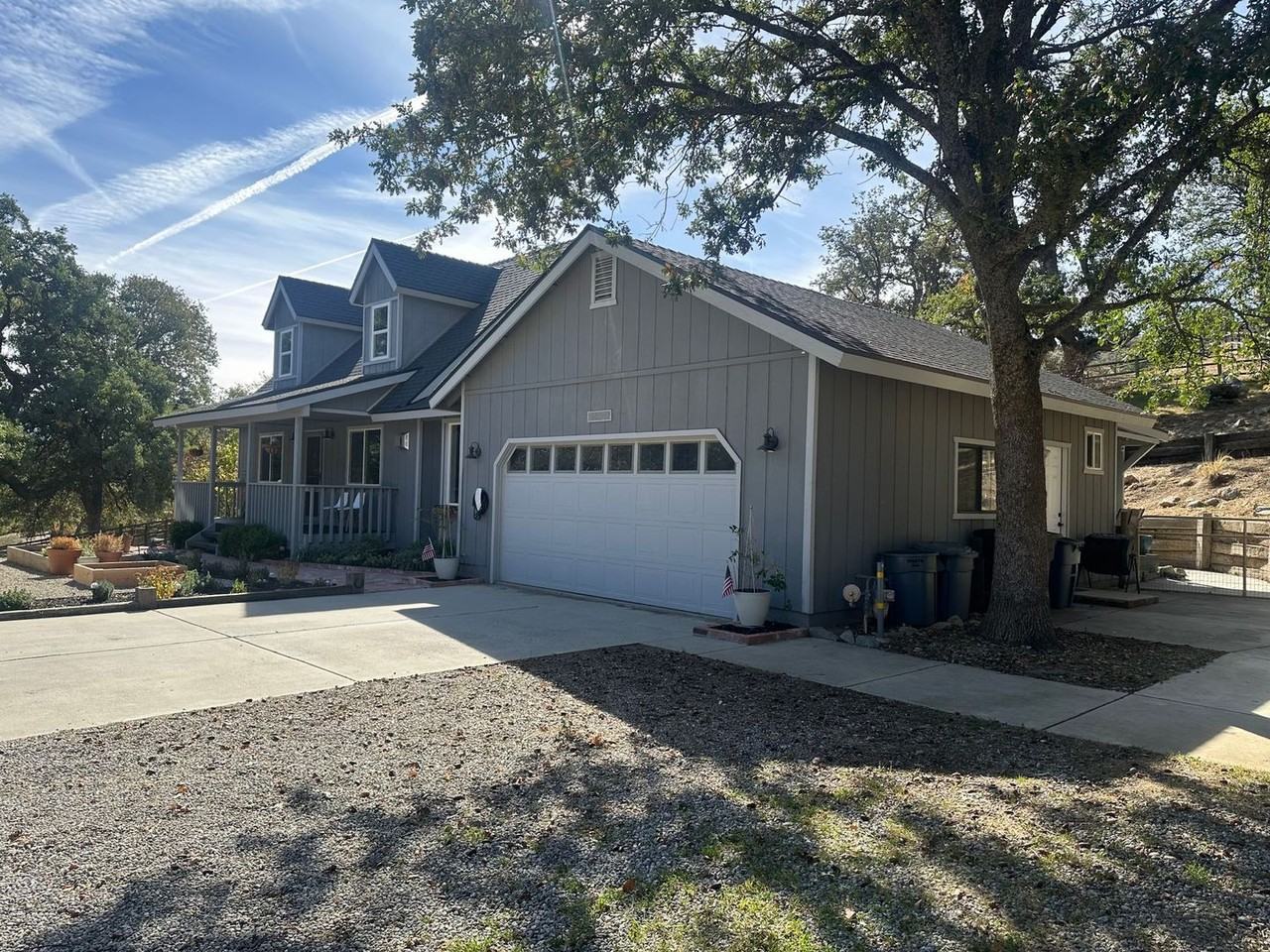 25908 Bear Valley Rd - Photo 2 of 22