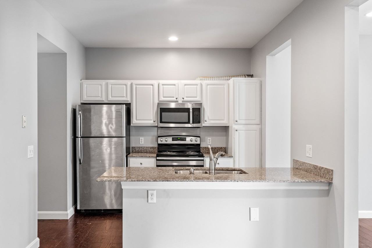4510 Chouteau Ave - Photo 3 of 40