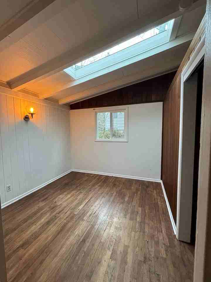 647 Beach St - Photo 6 of 11