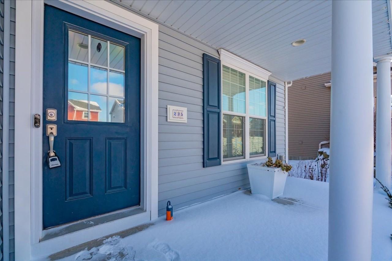 235 Blooming Leaf Way - Photo 2 of 30