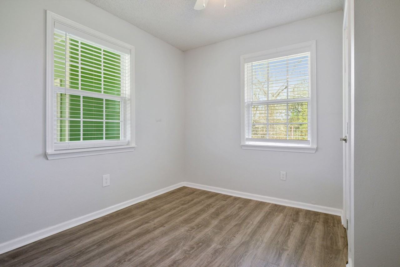 715 Central Rd - Photo 6 of 8