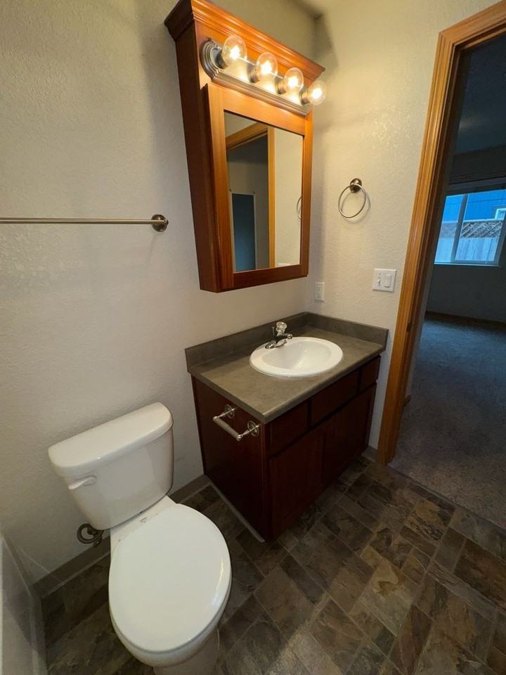 1879 Maplewood Dr - Photo 3 of 24