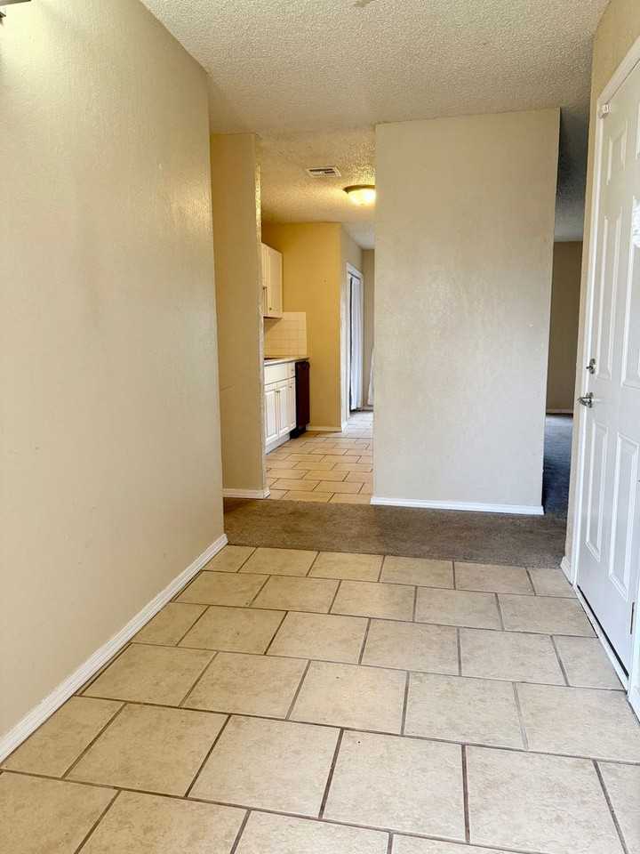 2109 Meridian Dr - Photo 4 of 20