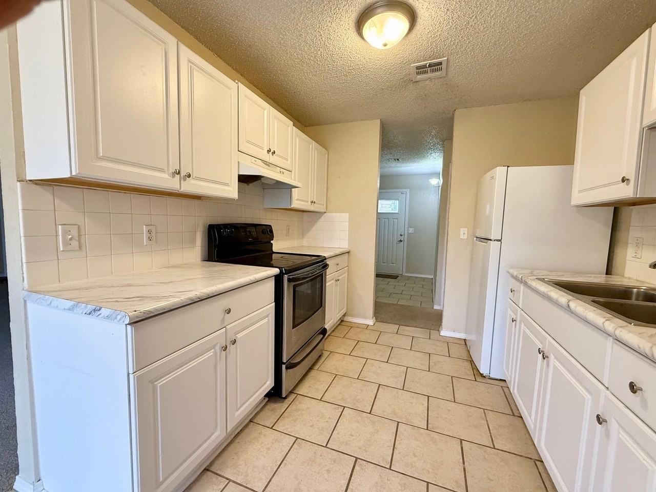 2109 Meridian Dr - Photo 6 of 20