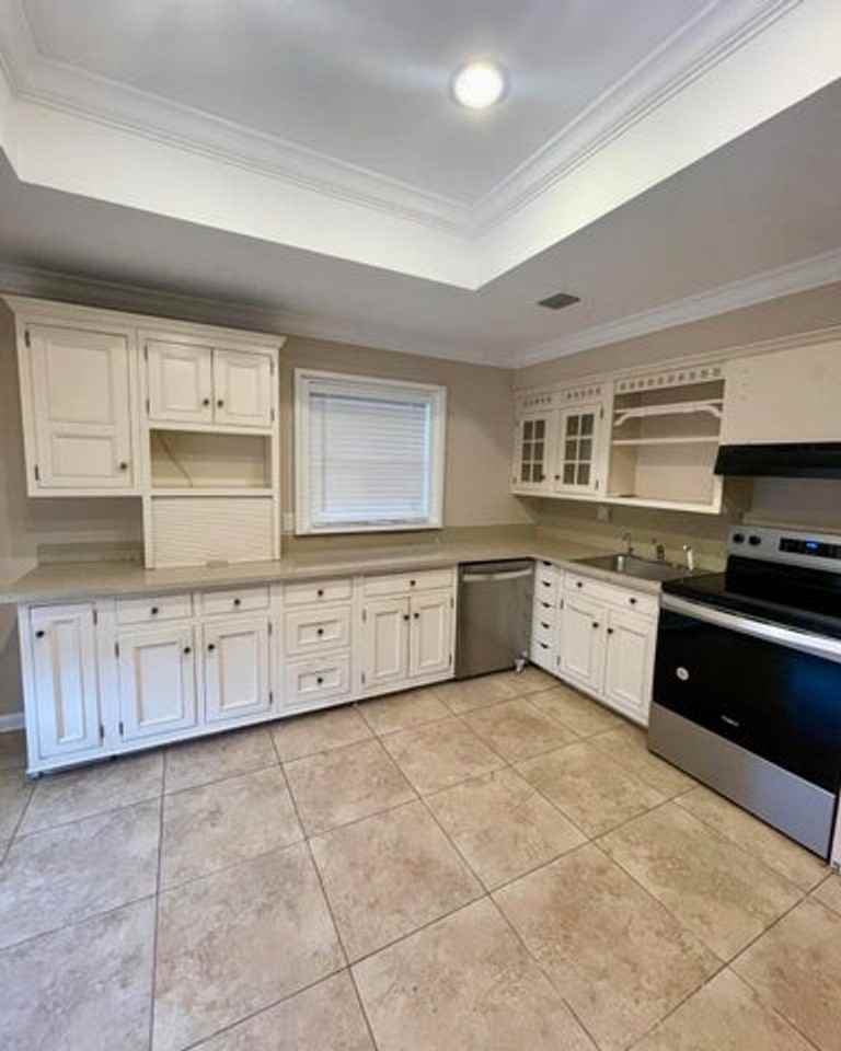 511 29th St - Photo 2 of 16