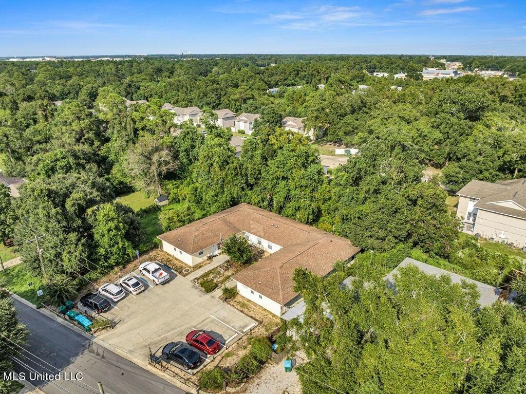 2906 Pineland Dr #A - Photo 2 of 16