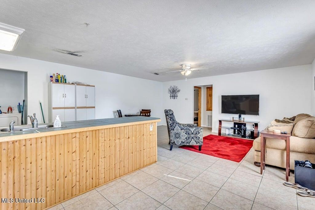 2906 Pineland Dr #A - Photo 5 of 16