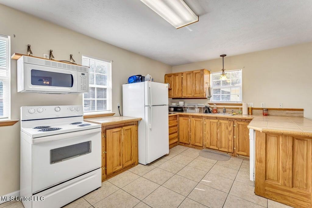 2906 Pineland Dr #A - Photo 6 of 16