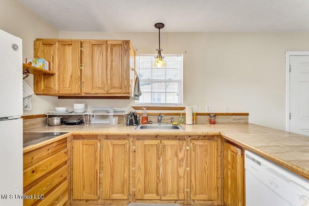 2906 Pineland Dr #A - Photo 7 of 16
