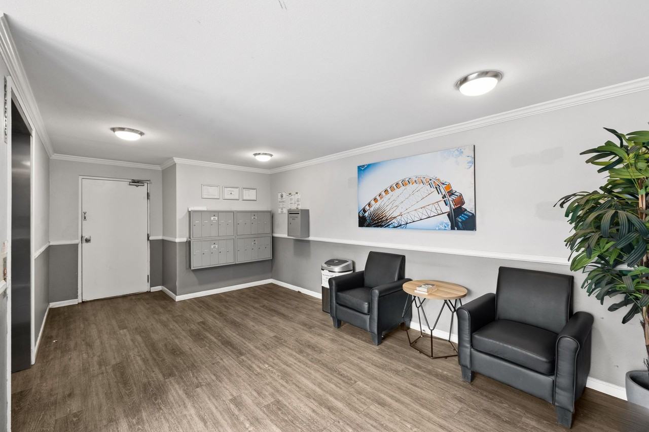 4432 Coldwater Canyon - Photo 4 of 7