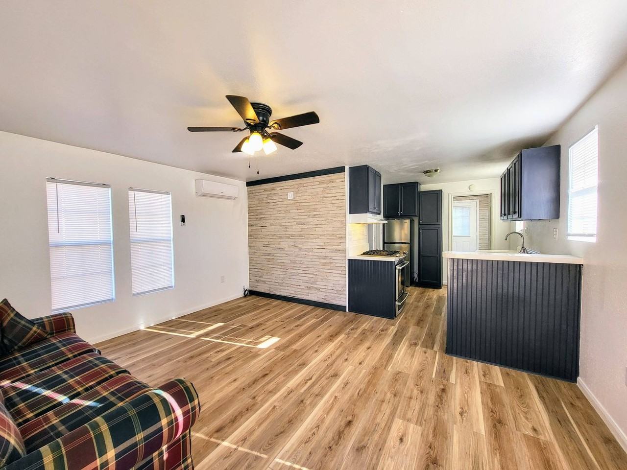 308 Carson Cir - Photo 3 of 13