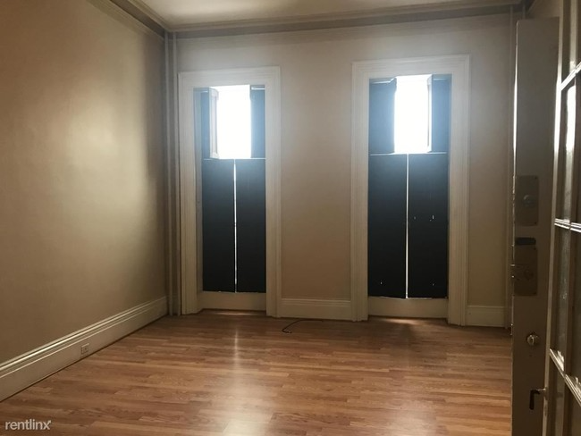 220 W Madison St Units 1 #1B - Photo 2 of 5