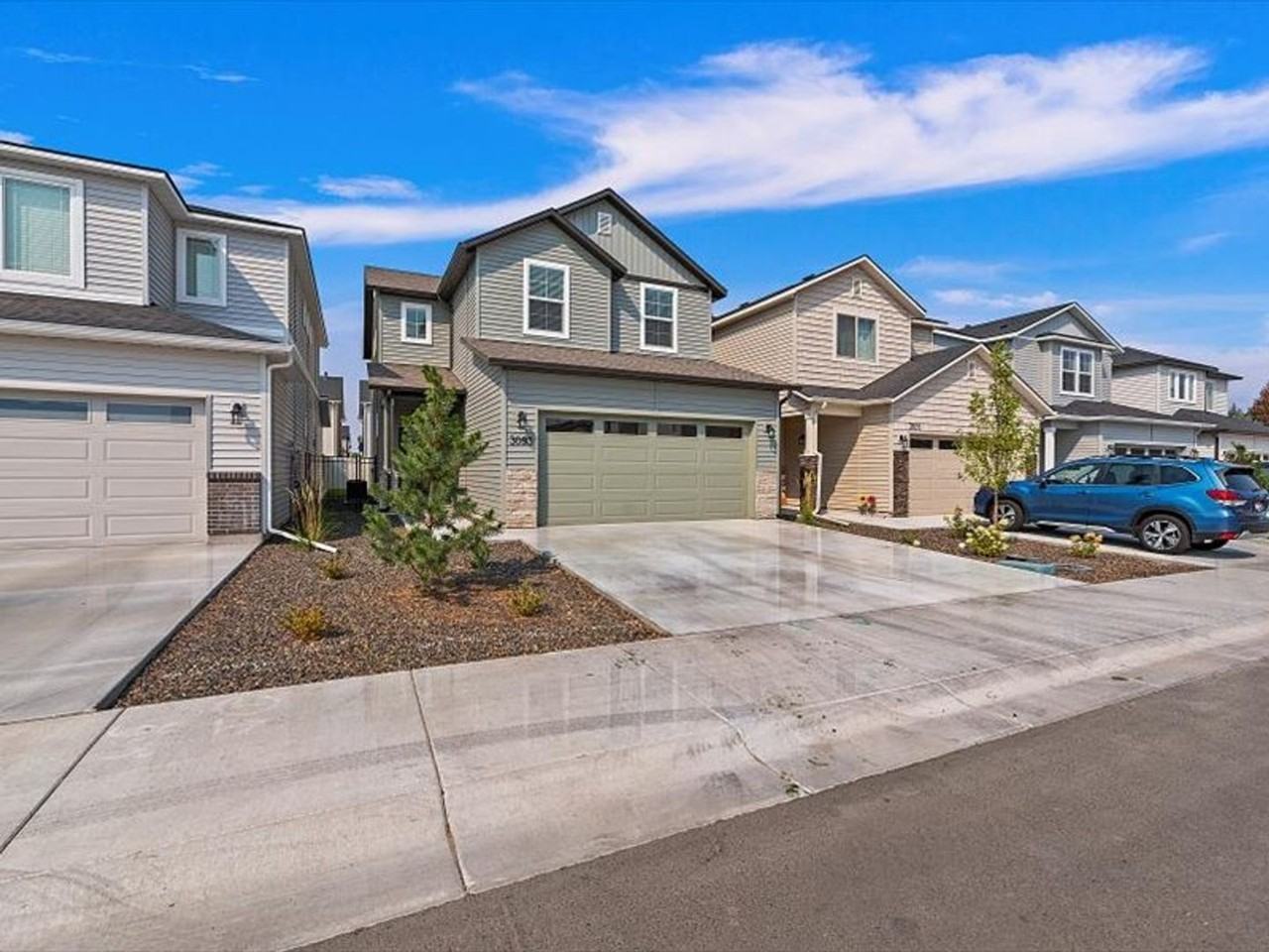 3093 N Summermoon Ave - Photo 3 of 43