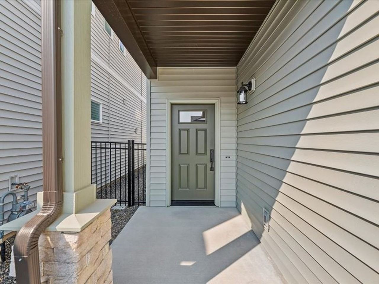 3093 N Summermoon Ave - Photo 4 of 43