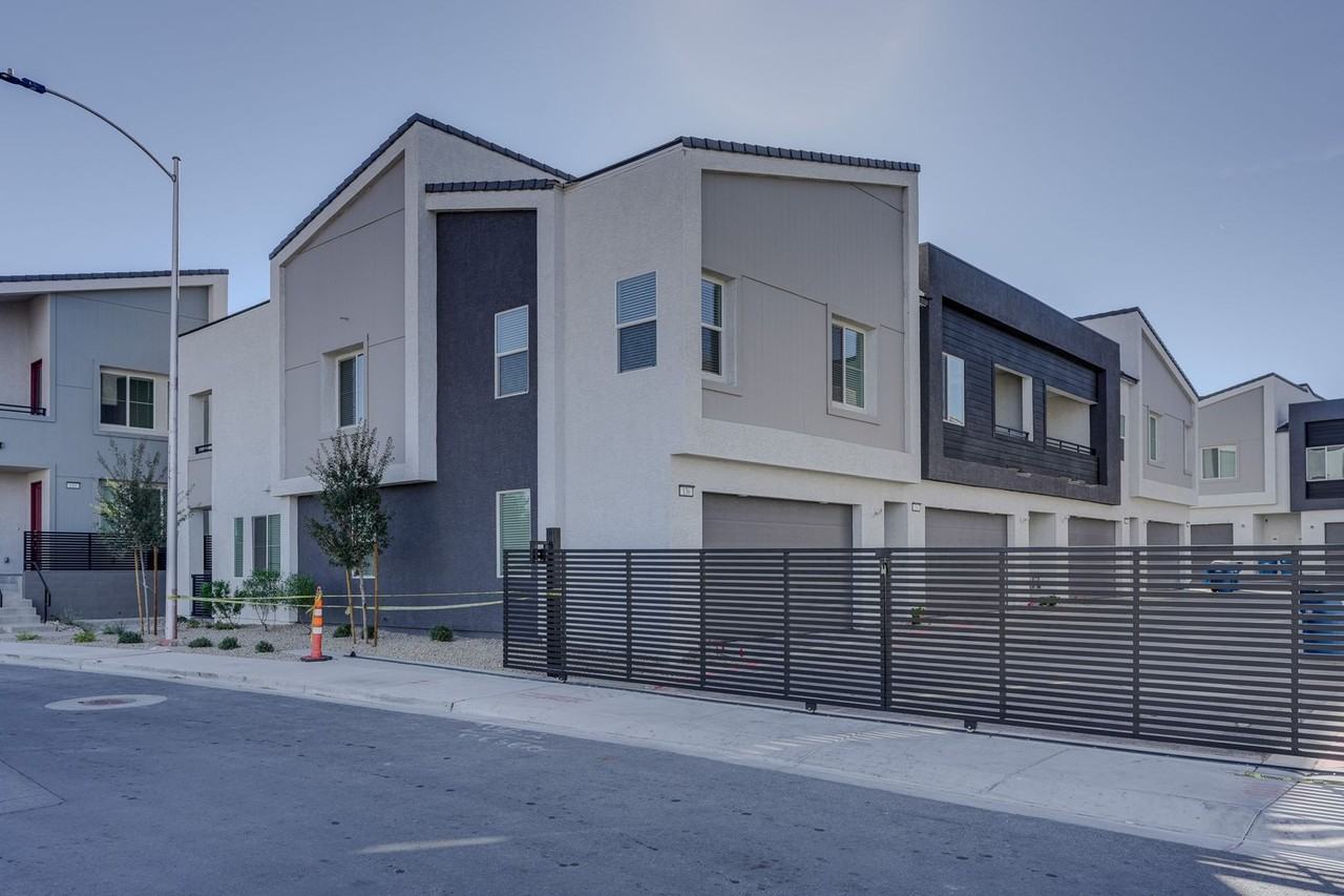 134 Laguna Commons Ln - Photo 4 of 31