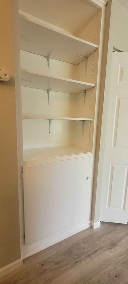 1060 E 47th Pl - Photo 6 of 7