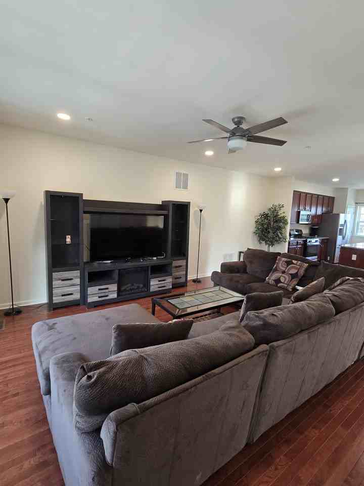 141 Mercer Ct #141 - Photo 3 of 19
