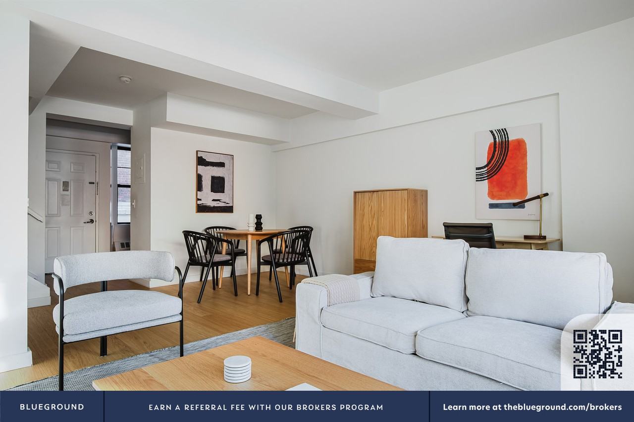 360 West 34th Street - Photo 4 of 27