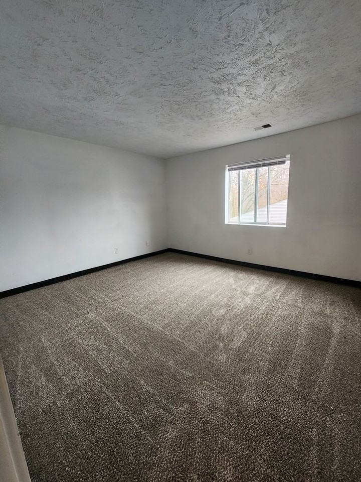 Hidden Bluffs Apartments - Photo 4 of 22