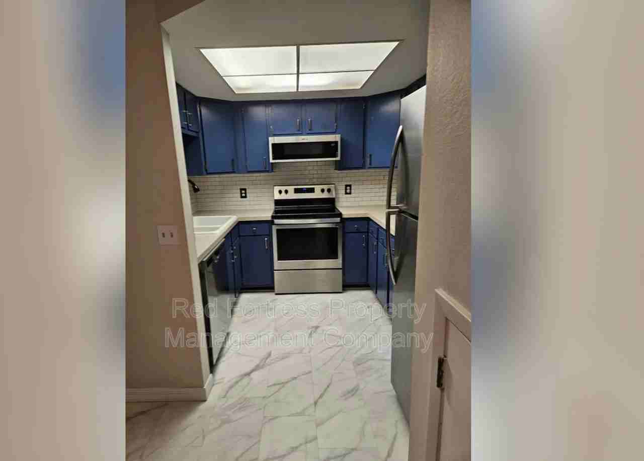 8384 S Haven Ln - Photo 3 of 10