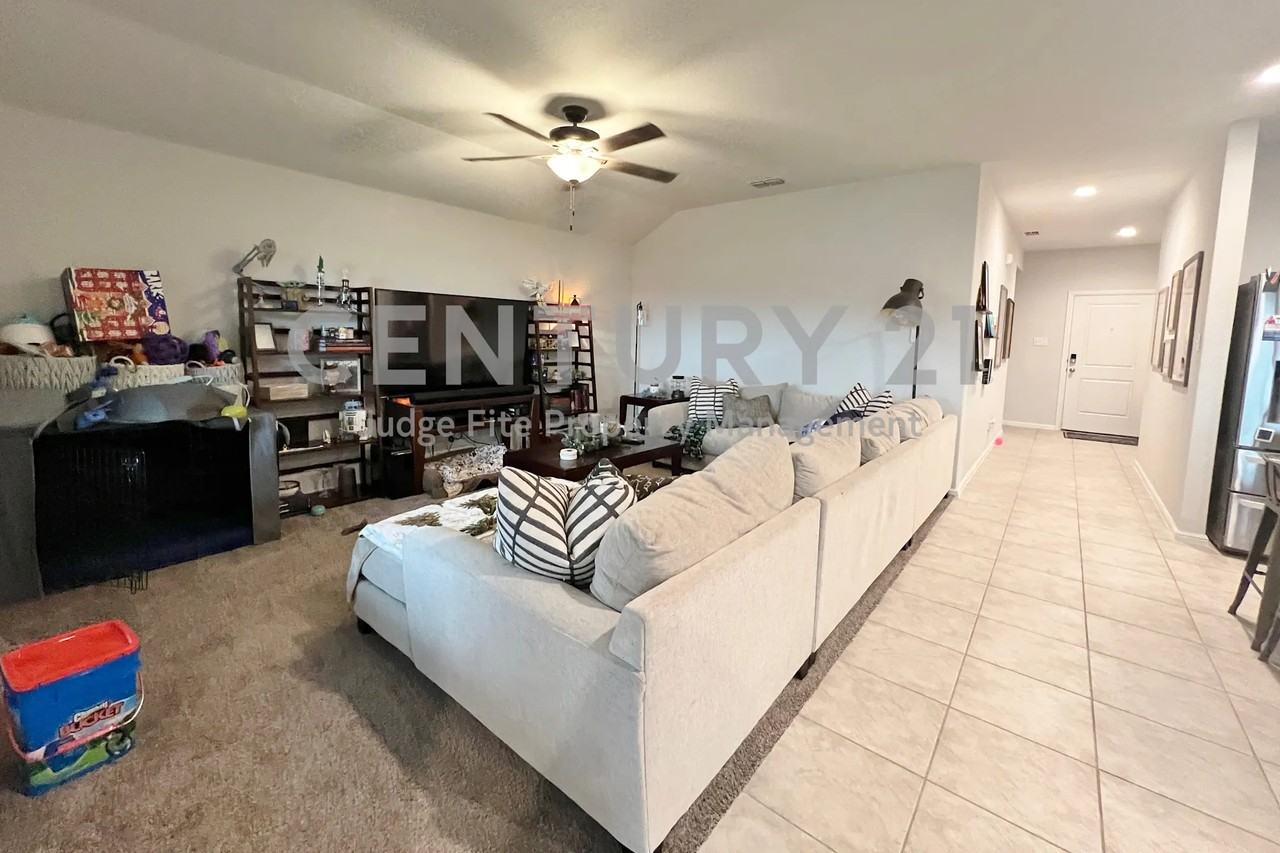 1125 Loomis Trl - Photo 3 of 26